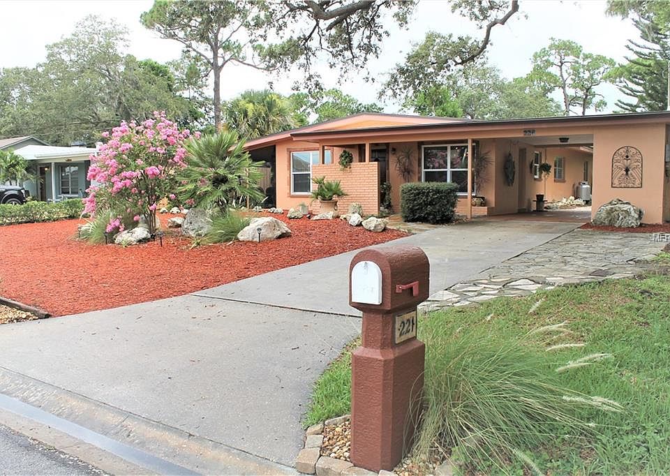 1st image of 221 Westwinds Dr