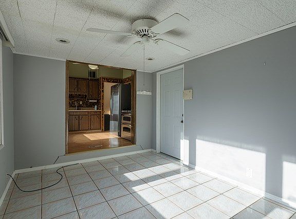 5th image of 1527 Amarillo Dr