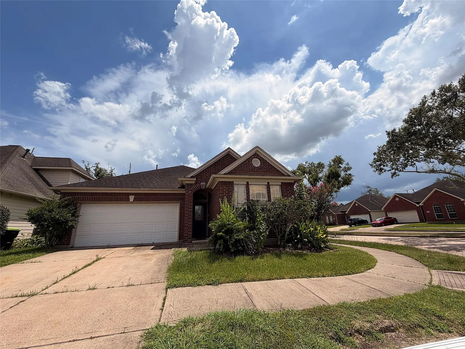 3 bed, 2.0 bath, 1839 sqft, $1,950 — Photo 2