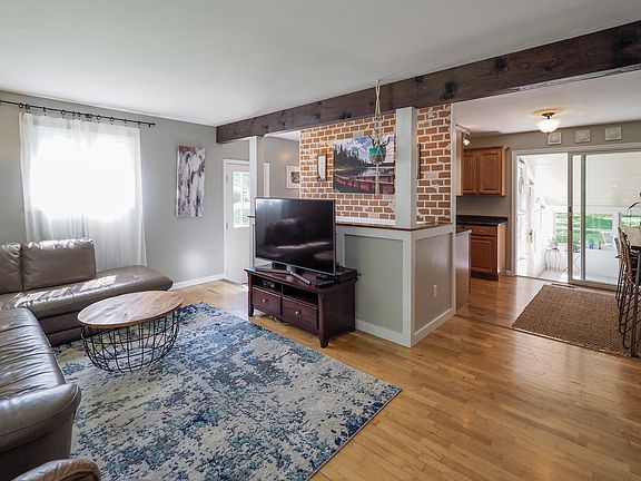5th image of 2832 Briarwood Dr