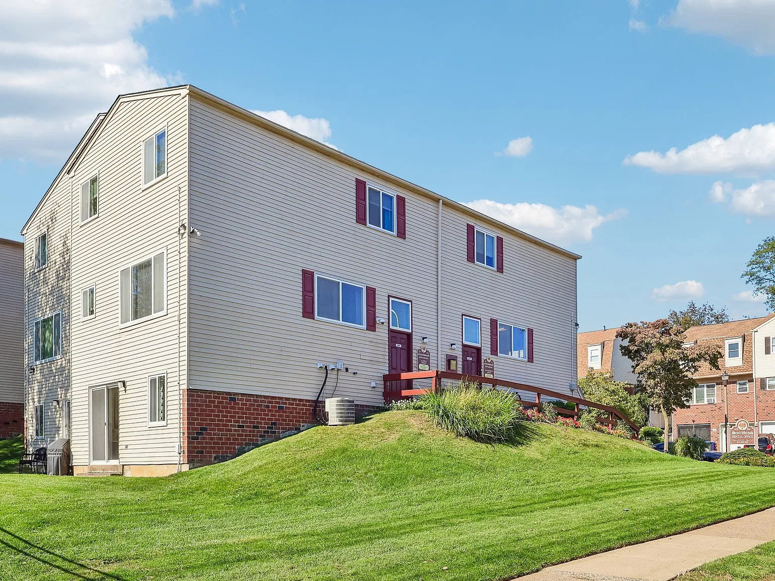 Scotchbrook Townhomes — Photo 3