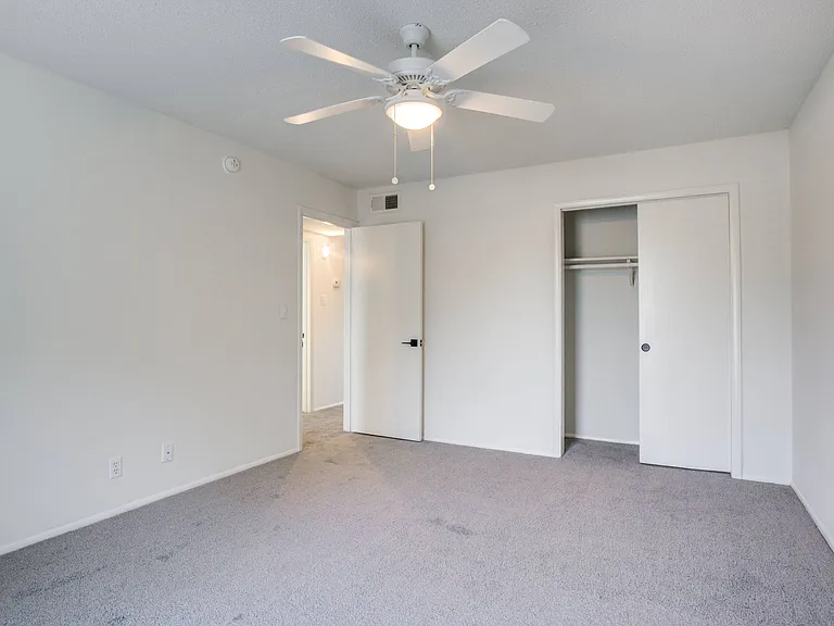 Palmetto Square — Photo 14
