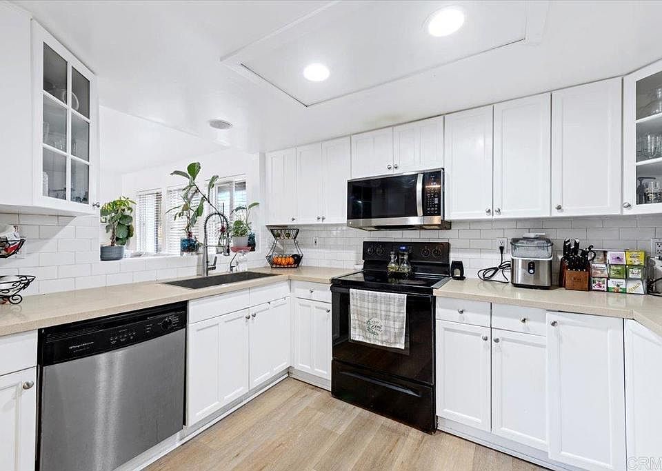1st image of 1069 Estes St