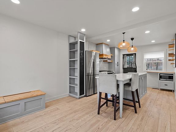 5th image of 2718 W 96th Pl