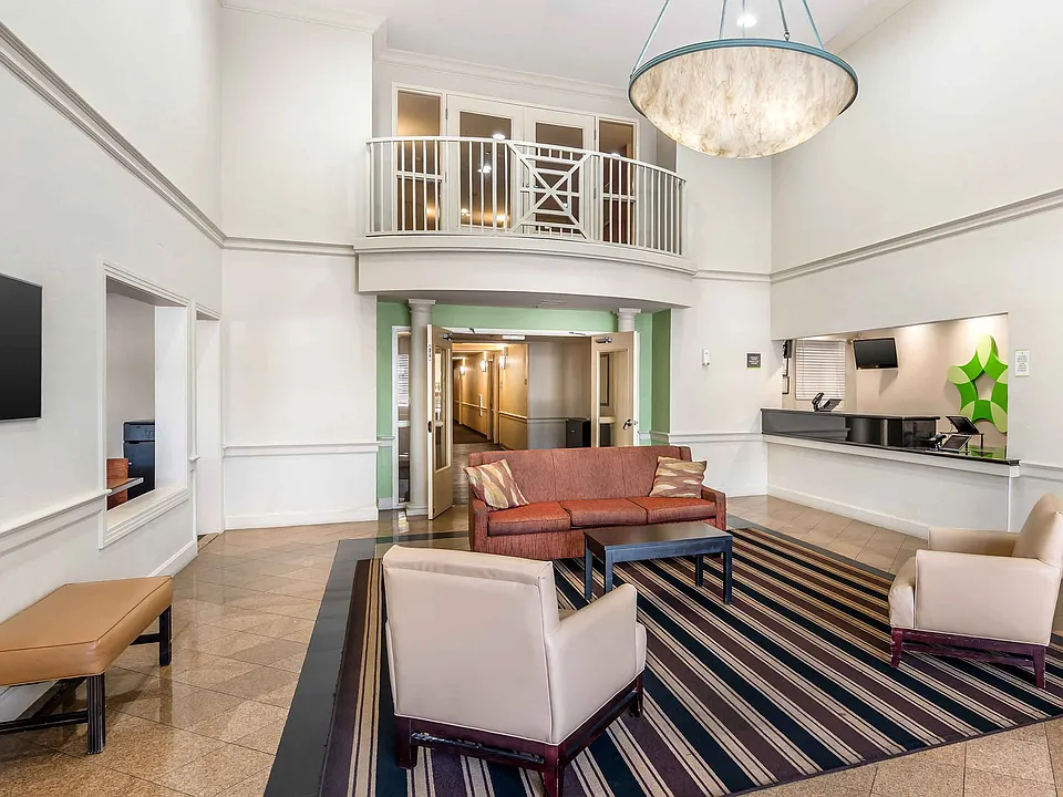 Lobby and Guest Check-in