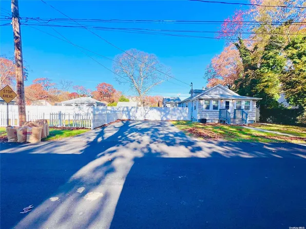 215 Moriches Avenue, Mastic, NY 11950