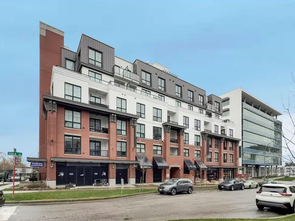 8353 200a St Unit 202, Langley, BC V2Y 5K7