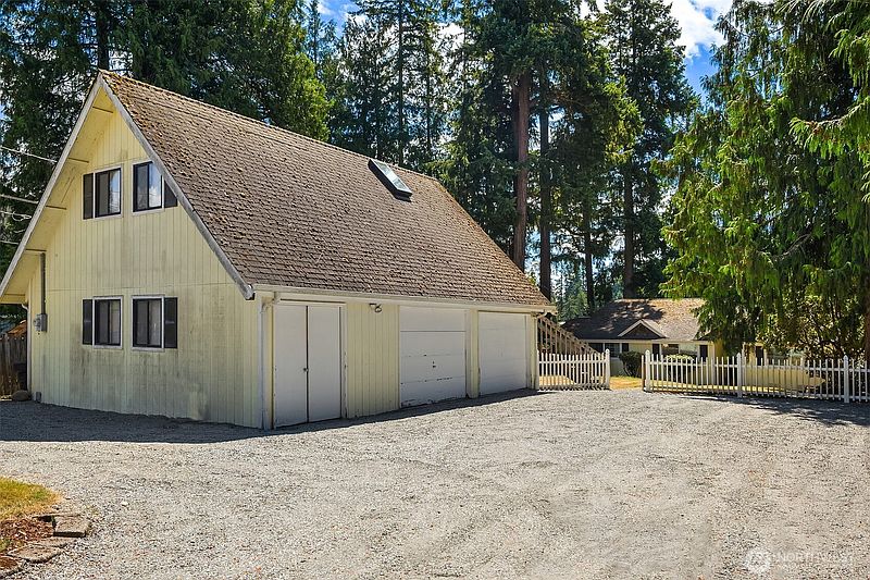 3rd image of 17463 SE 192nd Drive