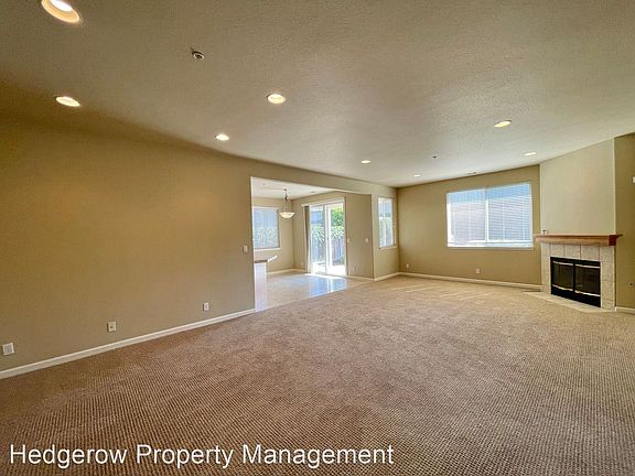 5th image of 1032 Matt Dr