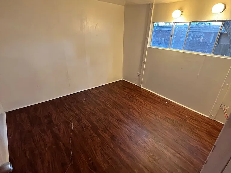 404 S Foote Ave — Photo 3