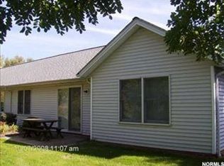 14725 Shannon Ct, Burton, OH 44021
