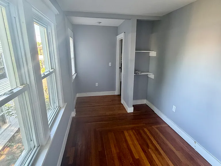 32 Alstrum St #2 — Photo 7