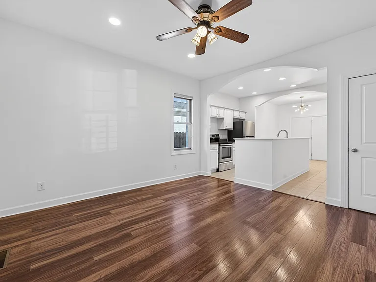 1103 Summit Ave — Photo 5
