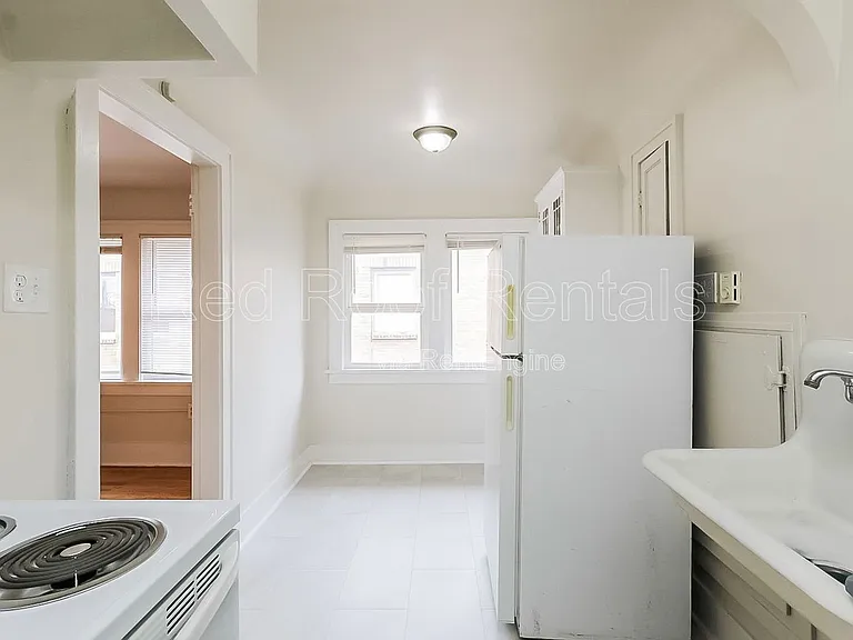 1319 6th Ave E #C — Photo 11