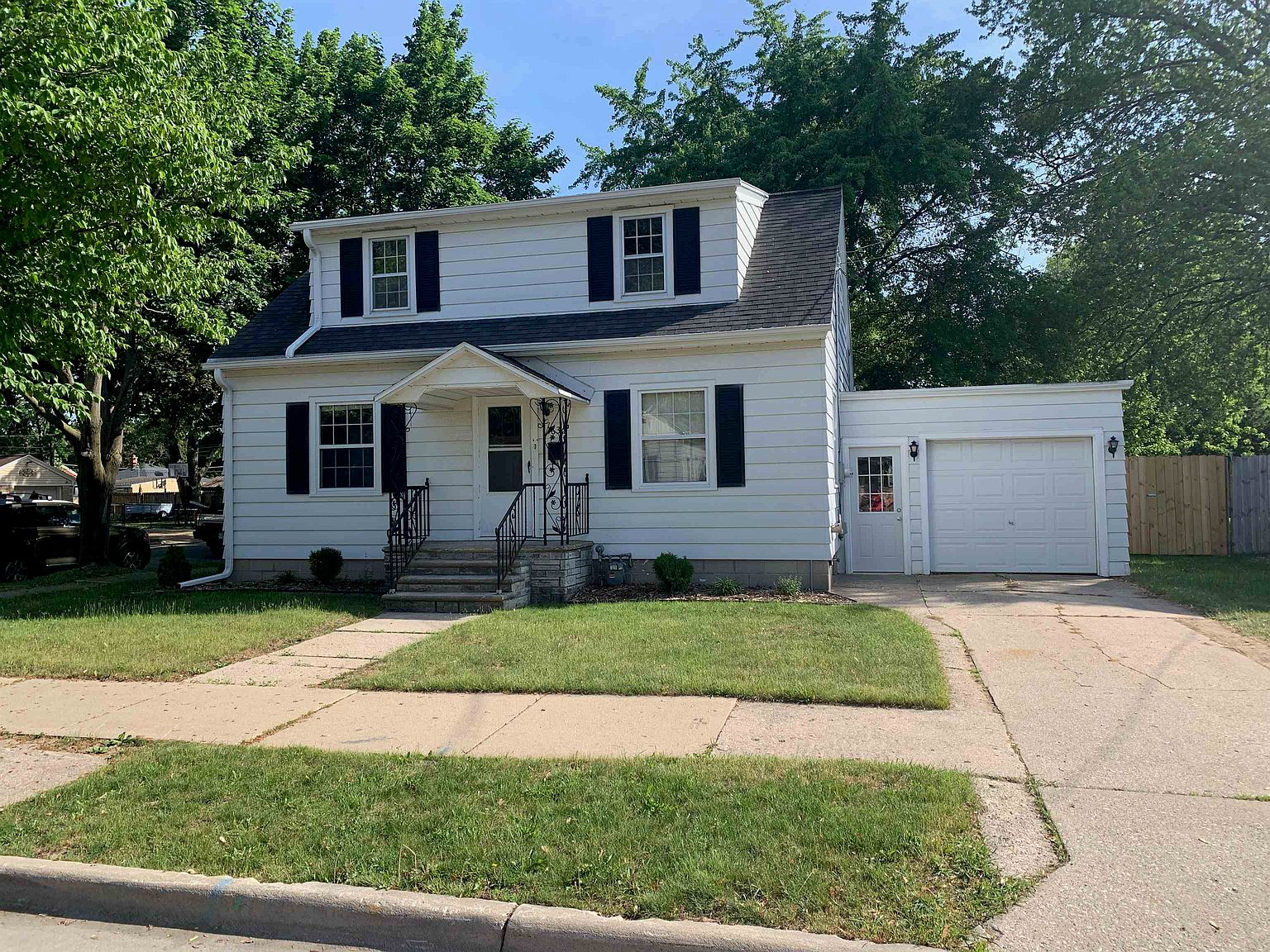 1636 Crooks St, Green Bay, WI 54302 Zillow