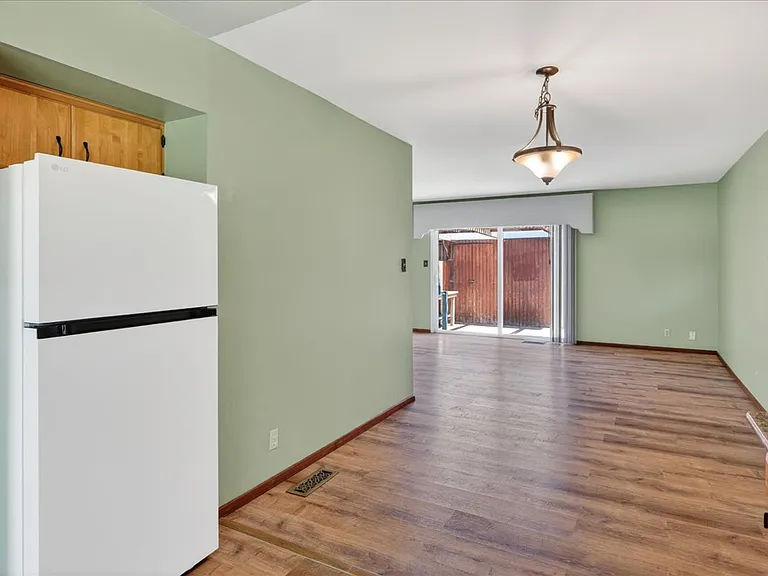 106 Smithridge Park — Photo 11