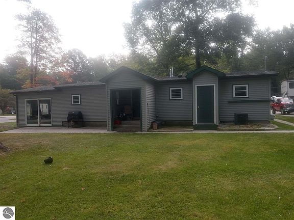 3rd image of 5673 N Hammel Beach Rd #Au