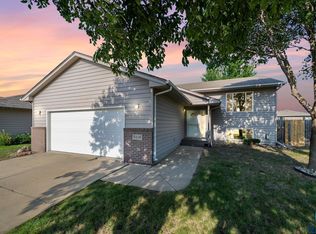 5116 S Sarmar Ave, Sioux Falls, SD 57106