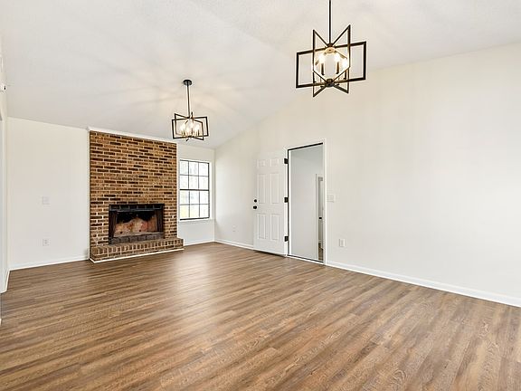 3rd image of 1451 Shellfield Rd