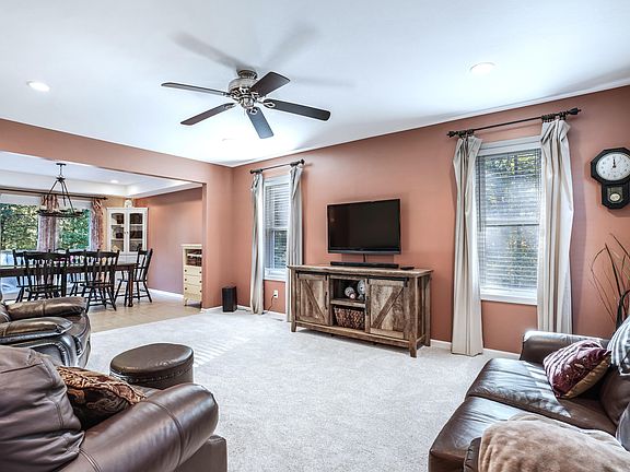 4th image of 1890 Woodfern Dr SE