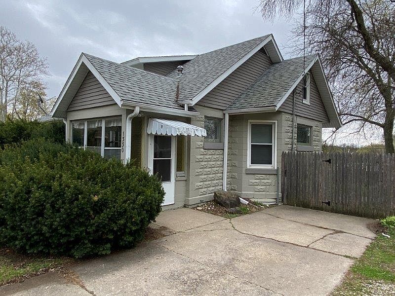 1st image of 1330 E Seiberling Ave