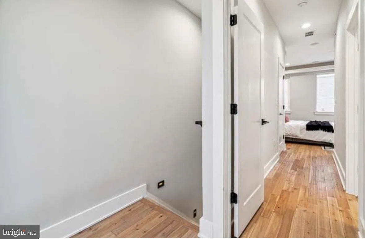 4 bed, 2200 sqft, $2,850 — Photo 2