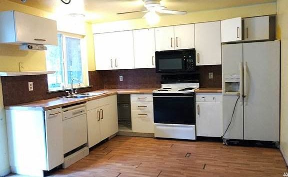 3rd image of 14016 Meadowlark Dr NW