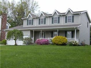 233 Fox Hollow Ln, Erie, PA 16511