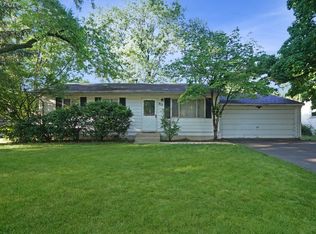 213 Oakwood Dr, Shorewood, IL 60404