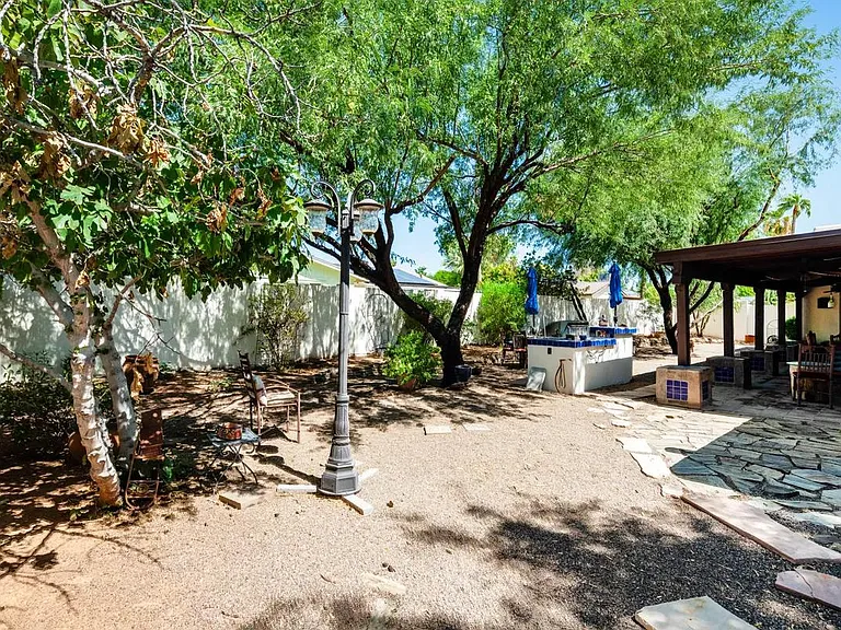 5312 E Ludlow Dr — Photo 44