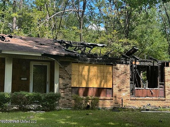 3rd image of 5506 Concord Dr NE
