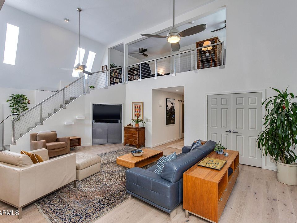 1st image of 3055 E MARLETTE Avenue