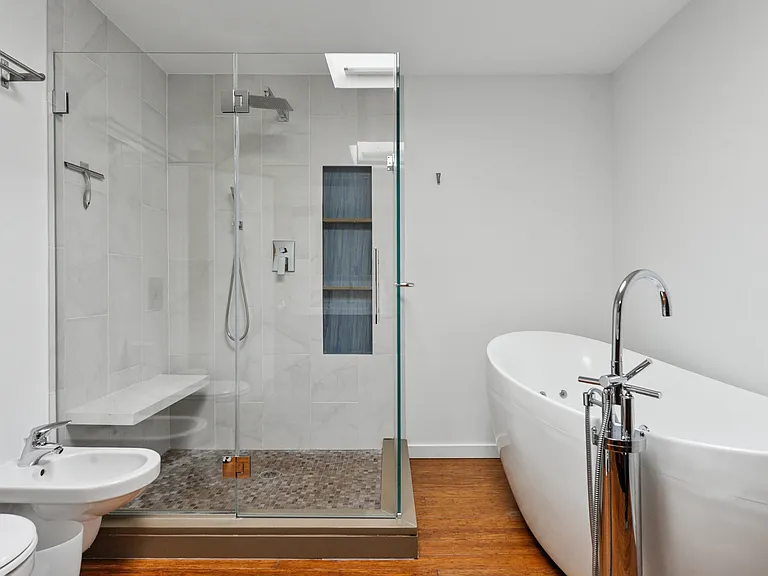 22 Whitney Rd — Photo 11