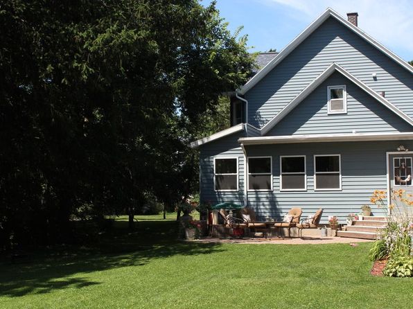 115 Long Coulee Rd, Holmen, WI 54636
