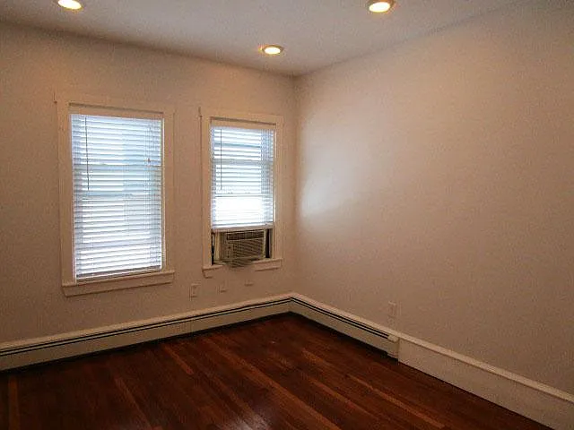 742 E 6th St #2 — Photo 11