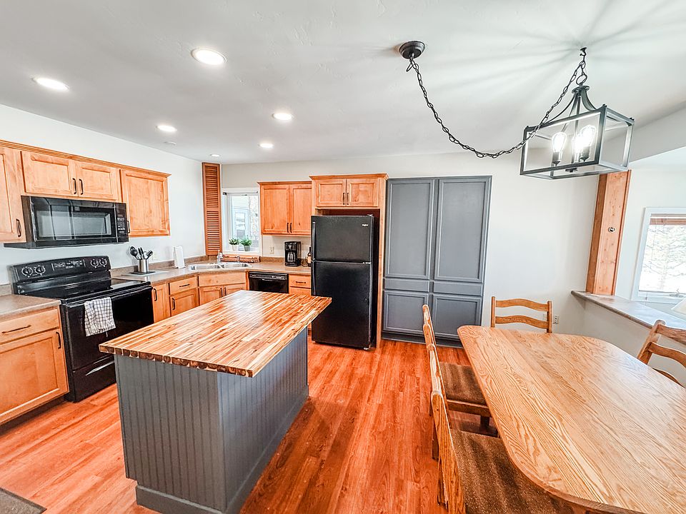 Kitchen and dining room with ample storage