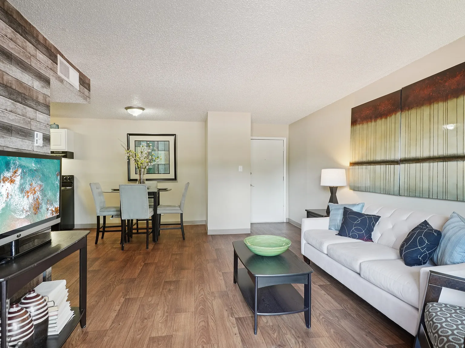 University Village Apartments — Photo 3