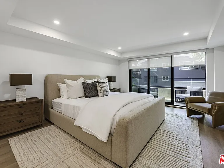 333 N Palm Dr #202 — Photo 7