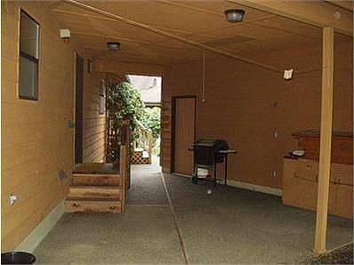 4th image of 190 N Mount Noyes Way