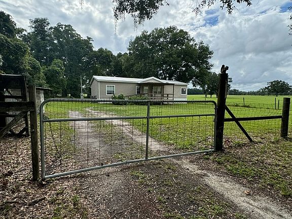 3rd image of 11690 NW 74th Ct