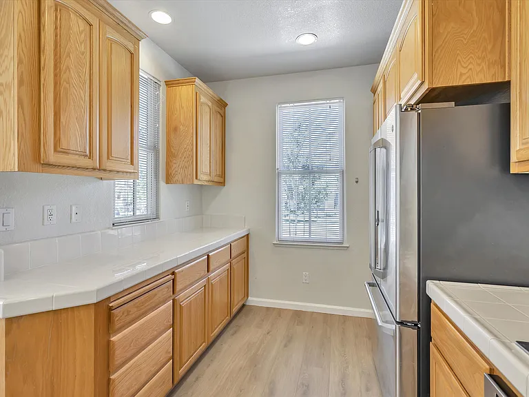 Baywood Ln — Photo 4