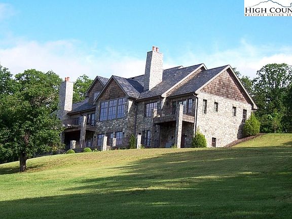 5th image of 733 Dogwood Lane