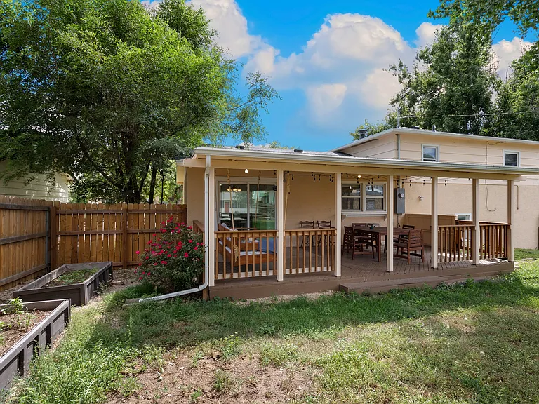 2506 Lelaray St — Photo 36