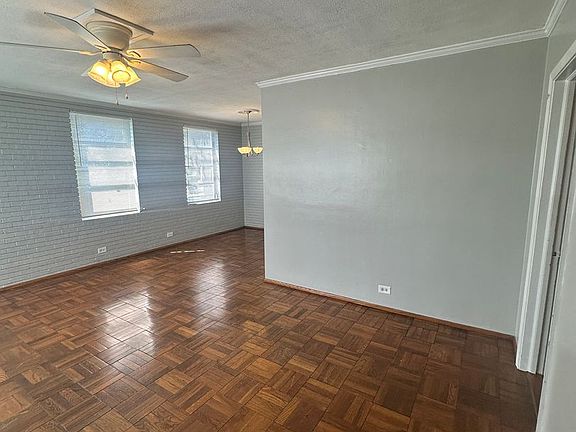5th image of 204 Brookwood Pl #A