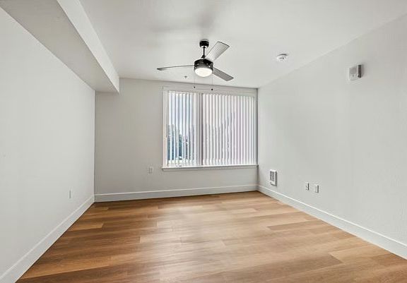 4th image of 9749 SW Barber St #07f302378