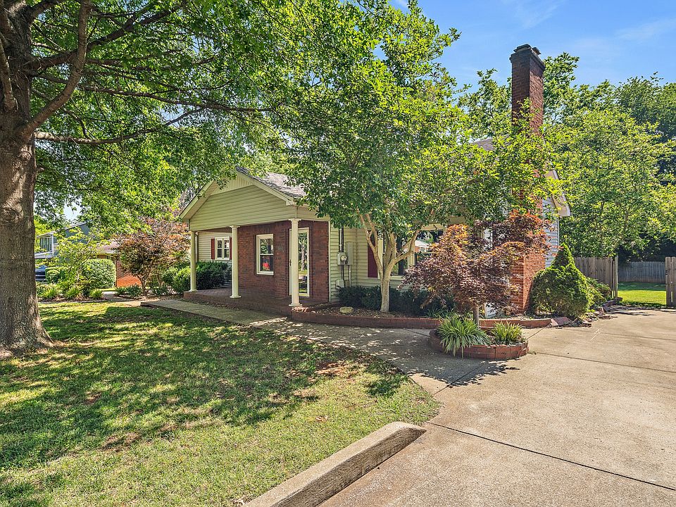 1st image of 814 Kingwood Dr