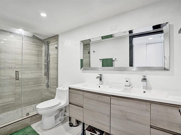 5th image of 11111 Biscayne Blvd #1915