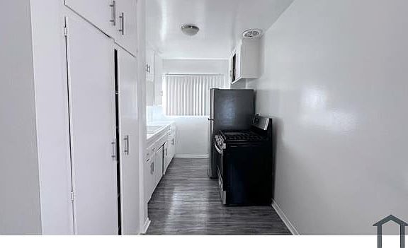 3rd image of 8425 S Western Ave APT 5
