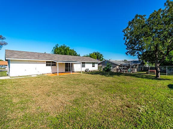 5th image of 6262 Elm Valley Dr