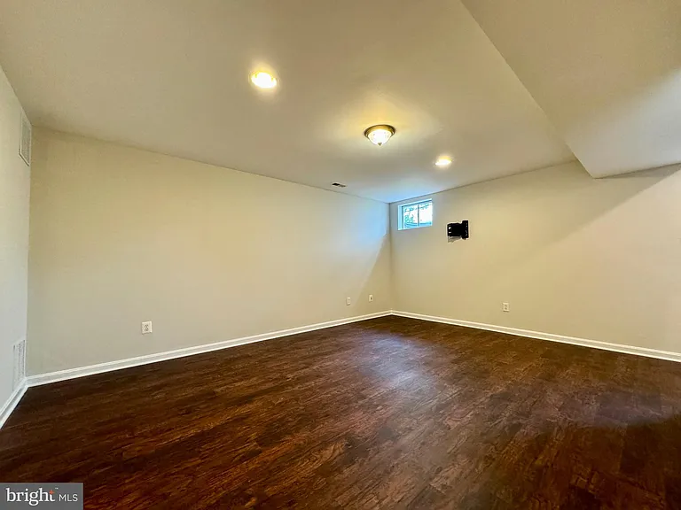 12434 Iona Sound Dr — Photo 24